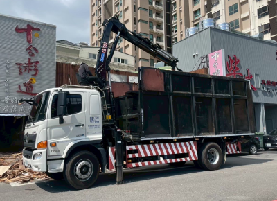 3.5頓夾子車-台中廢棄物清運