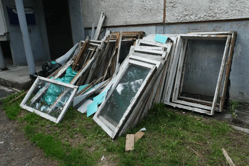 商辦空間或店面拆除時,隔間、舊家具與裝潢垃圾往往同時產生,可集中由一福進行裝潢廢棄物清運 店面拆除清運-台中裝潢廢棄物清運推薦